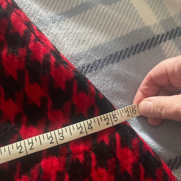 Gorgeous red & black Pink Tartan skirt - Picture 7 of 8